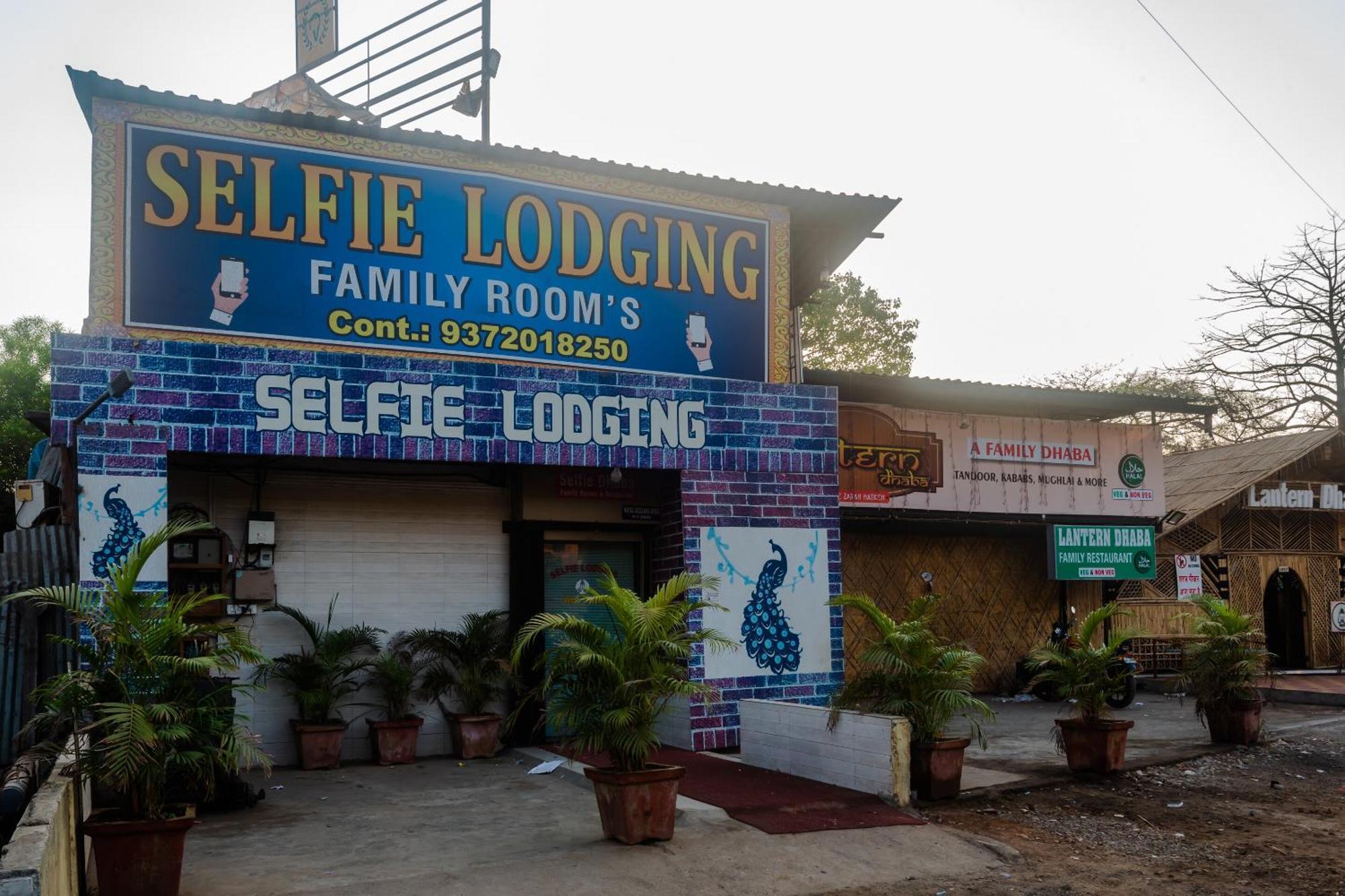 Hotel Oyo 37530 Selfie Dhaba Sasupāda Exterior foto